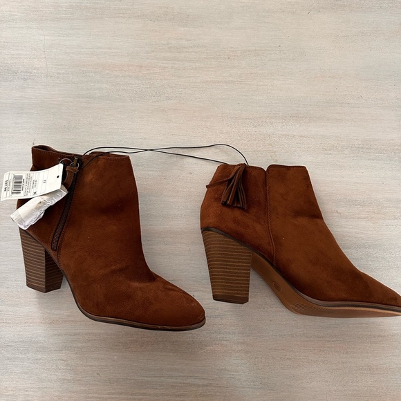 Medina Suede Boots size 11 - Picture 1 of 4